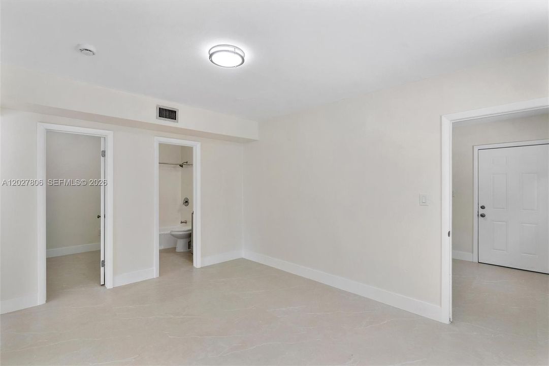 For Rent: $3,999 (3 beds, 2 baths, 2245 Square Feet)