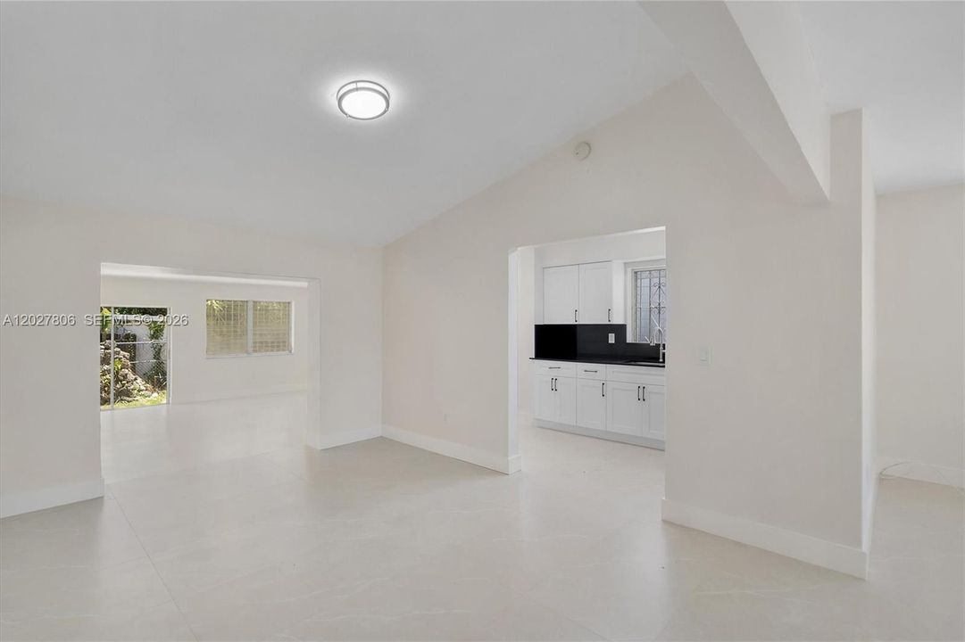 For Rent: $3,999 (3 beds, 2 baths, 2245 Square Feet)