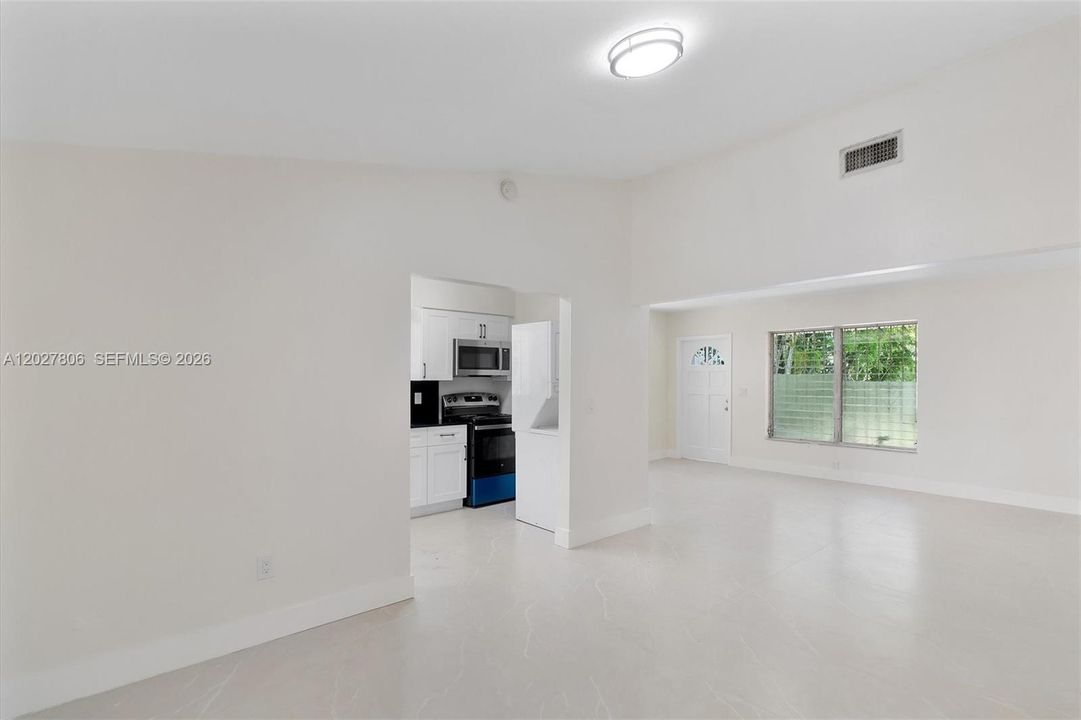 For Rent: $3,999 (3 beds, 2 baths, 2245 Square Feet)