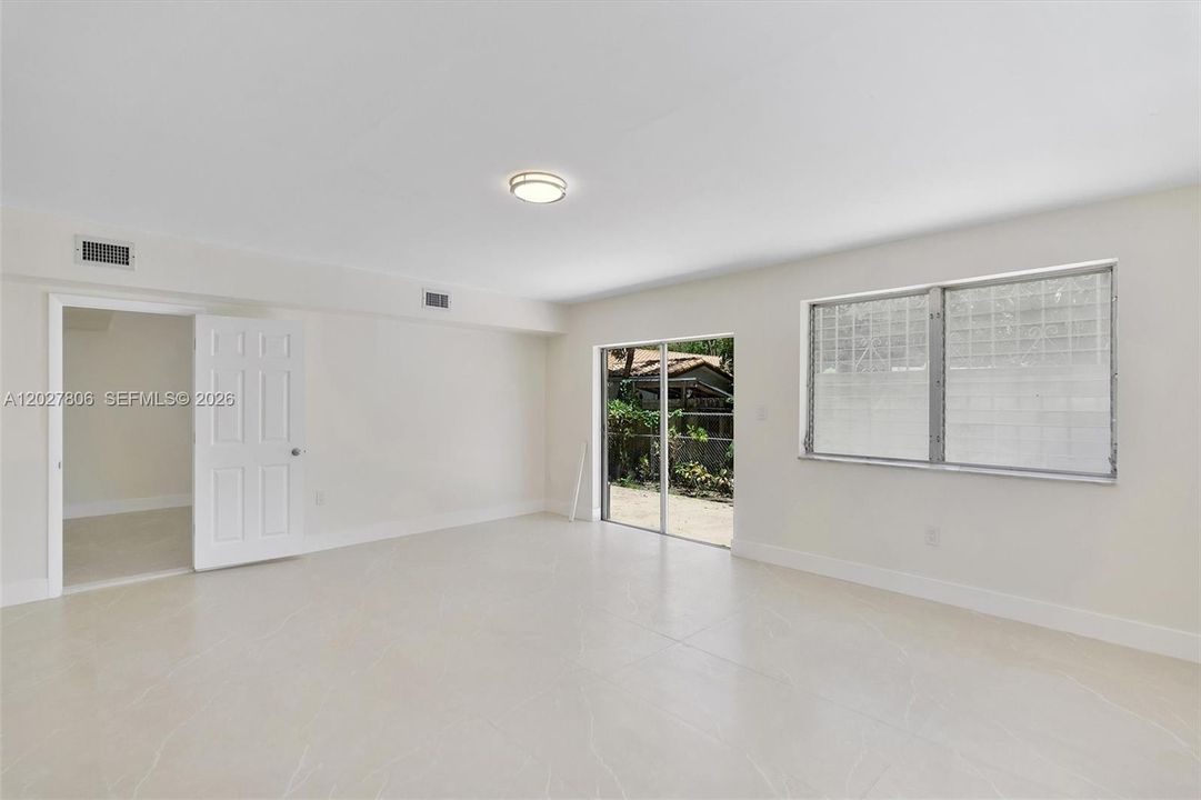 For Rent: $3,999 (3 beds, 2 baths, 2245 Square Feet)