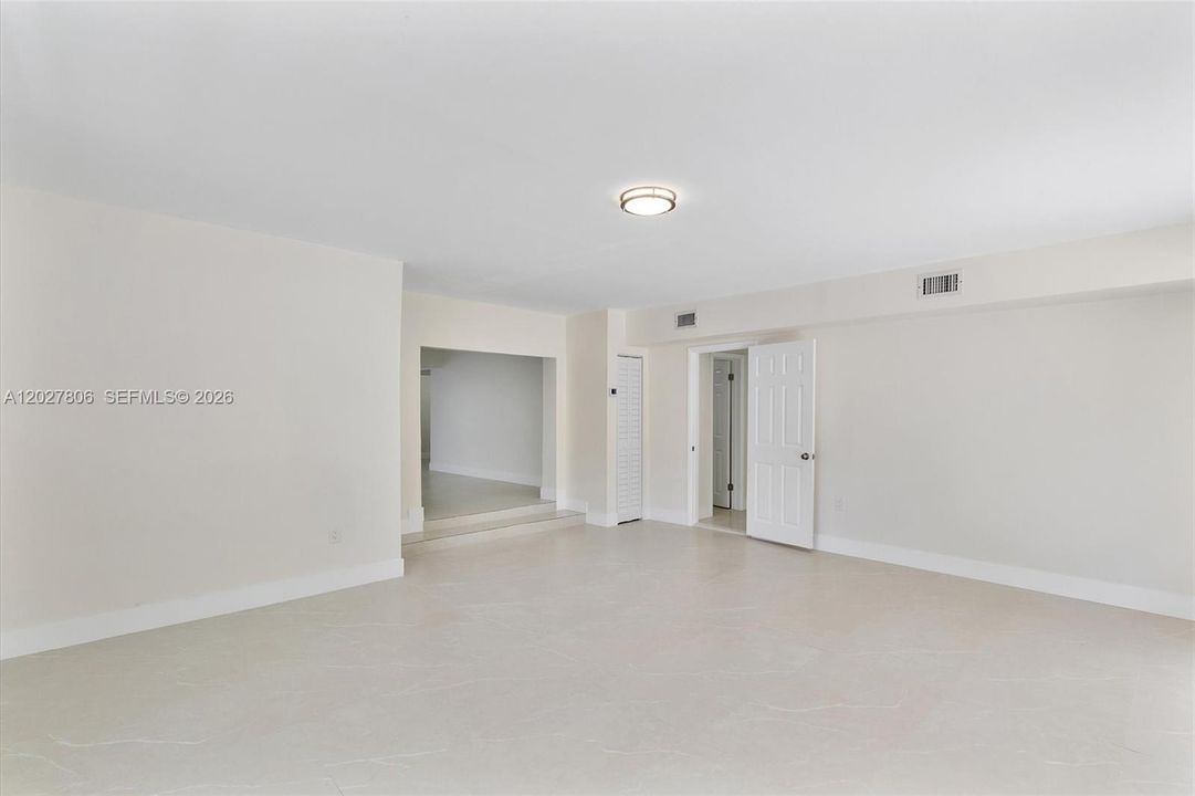 For Rent: $3,999 (3 beds, 2 baths, 2245 Square Feet)