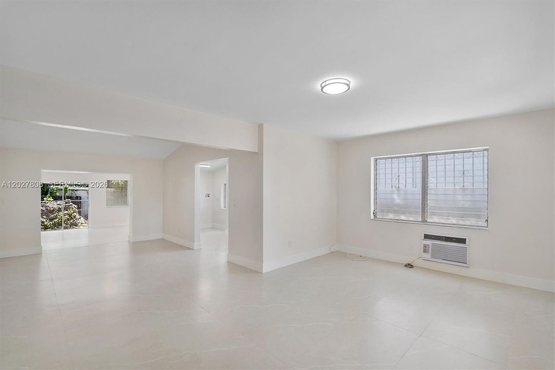 For Rent: $3,999 (3 beds, 2 baths, 2245 Square Feet)