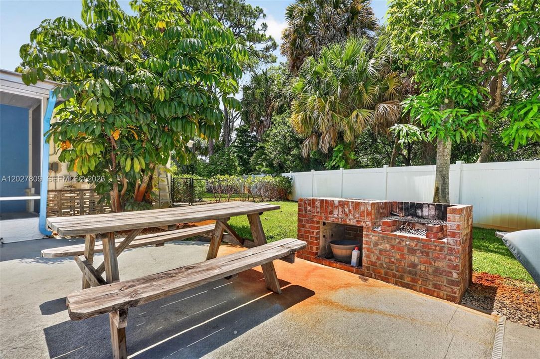 En Venta: $749,000 (3 camas, 2 baños, 1790 Pies cuadrados)