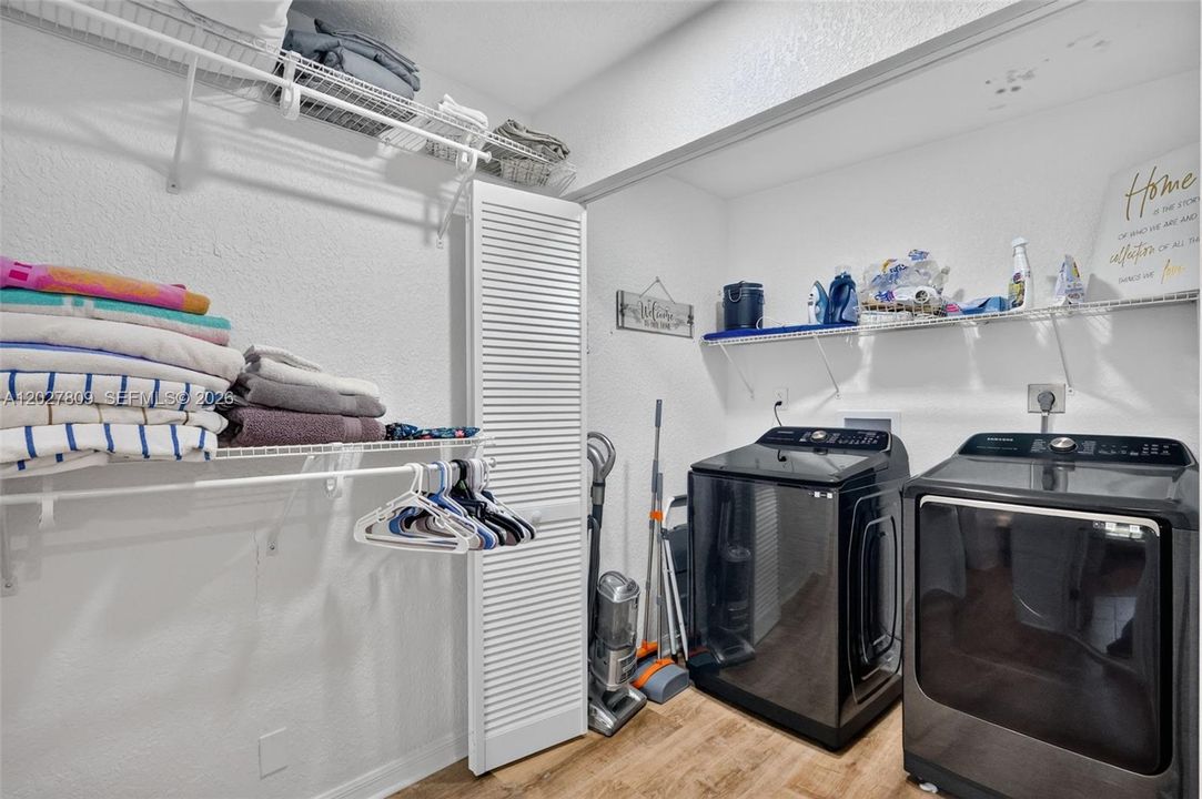 En Venta: $749,000 (3 camas, 2 baños, 1790 Pies cuadrados)