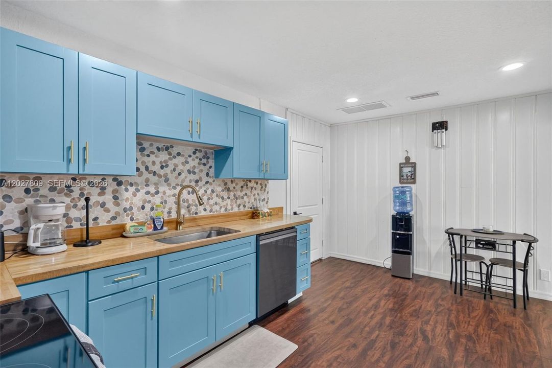 En Venta: $749,000 (3 camas, 2 baños, 1790 Pies cuadrados)
