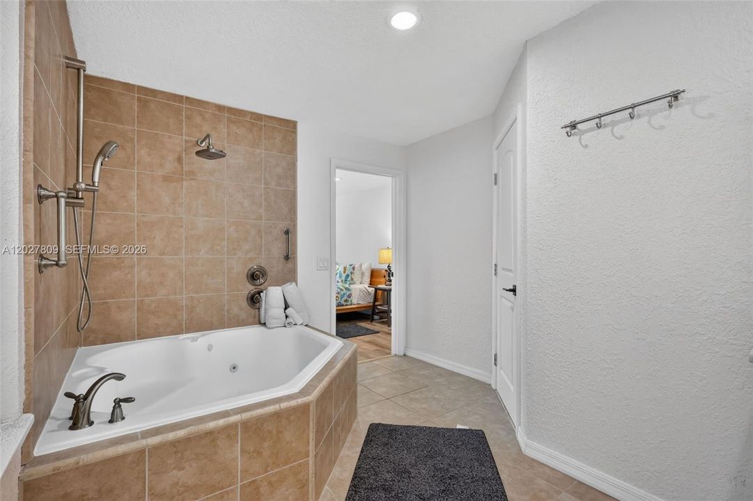 En Venta: $749,000 (3 camas, 2 baños, 1790 Pies cuadrados)