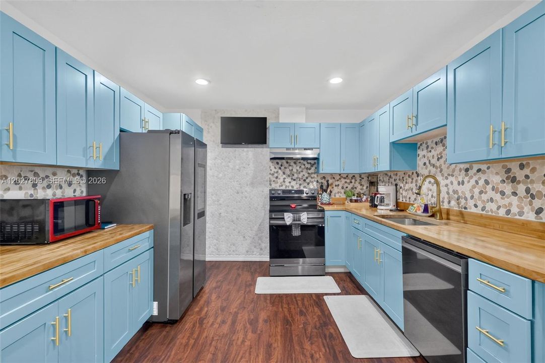 En Venta: $749,000 (3 camas, 2 baños, 1790 Pies cuadrados)
