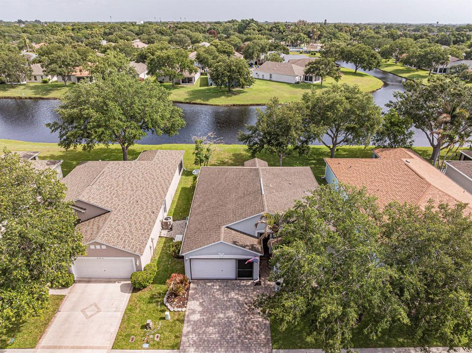 42 Waterford Lakes