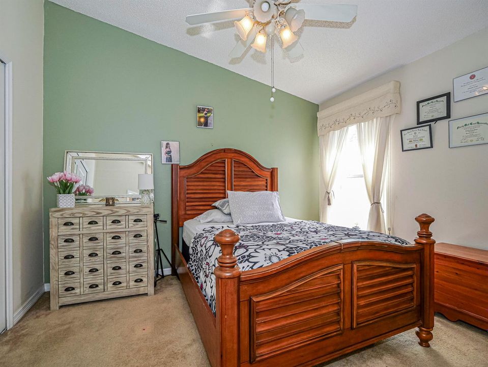 28 Waterford Lakes