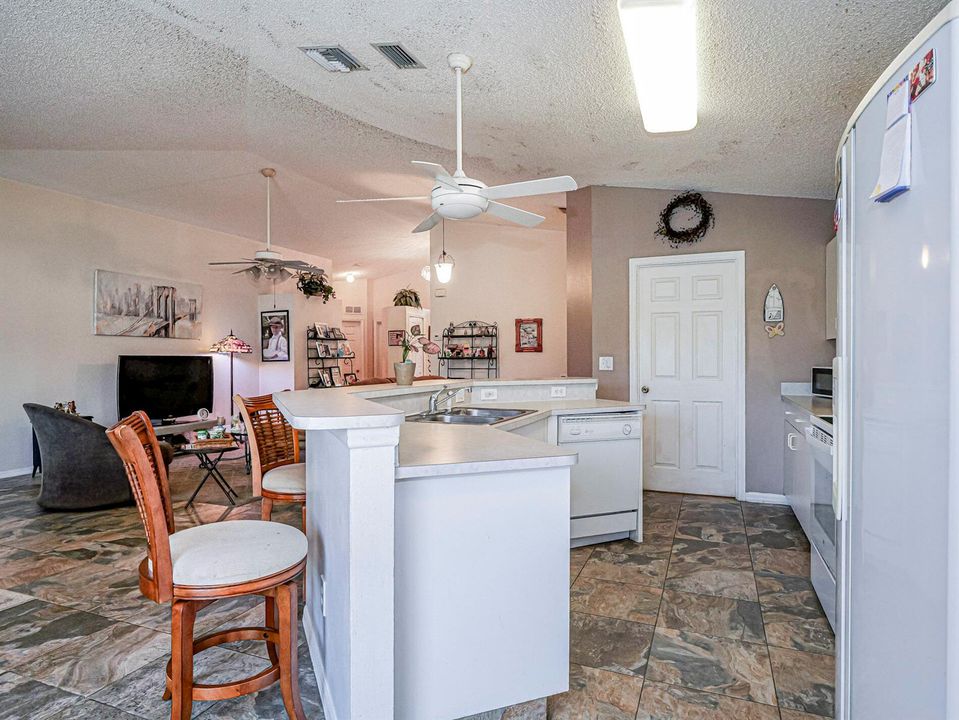 13 Waterford Lakes