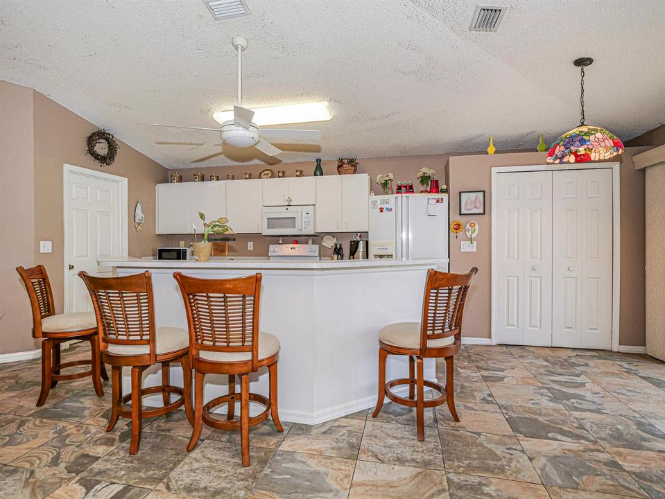 12 Waterford Lakes