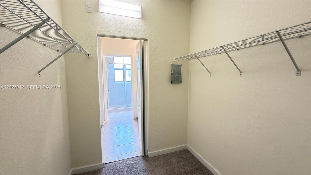 For Sale: $535,000 (3 beds, 2 baths, 1708 Square Feet)