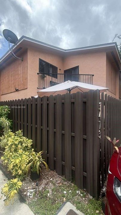 На продажу: $349,000 (2 спален, 1 ванн, 1046 Квадратных фут)