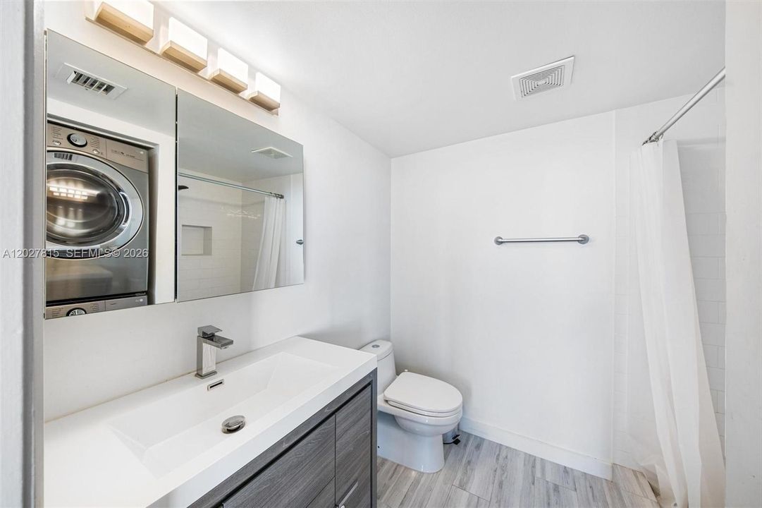 For Sale: $440,000 (2 beds, 2 baths, 1268 Square Feet)