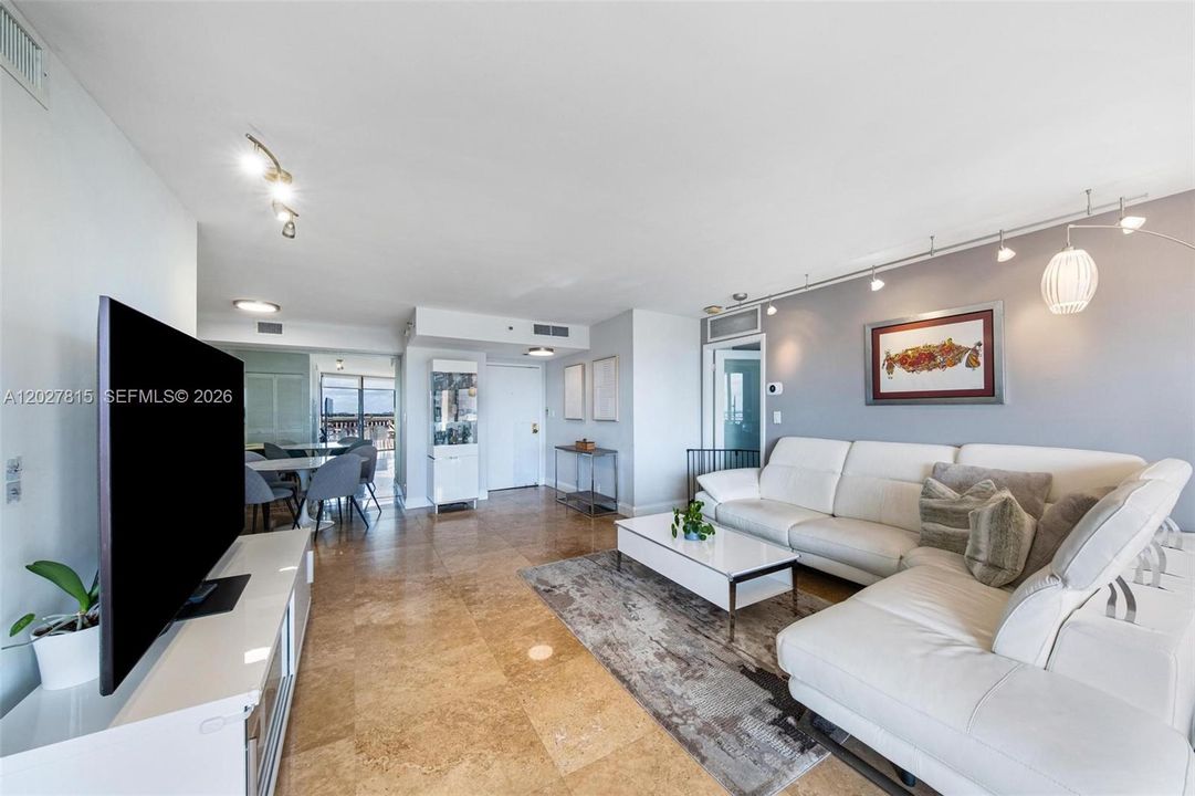 For Sale: $440,000 (2 beds, 2 baths, 1268 Square Feet)