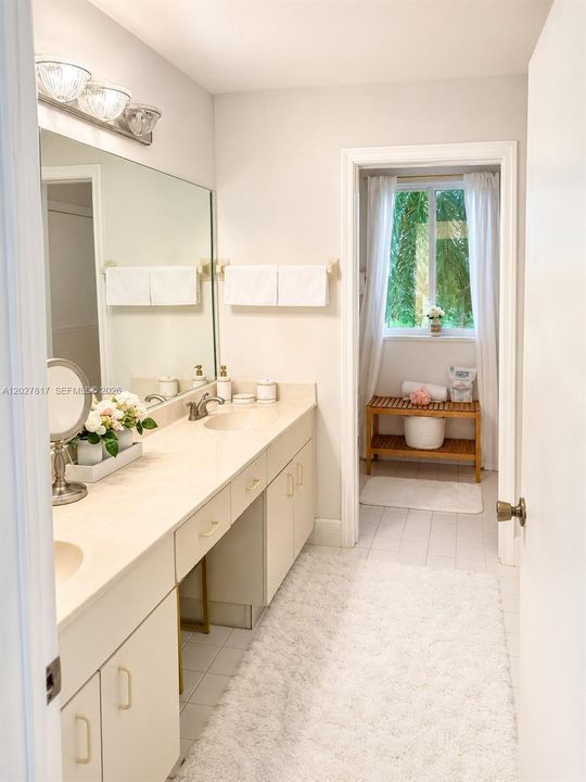 En Venta: $679,999 (4 camas, 2 baños, 2232 Pies cuadrados)