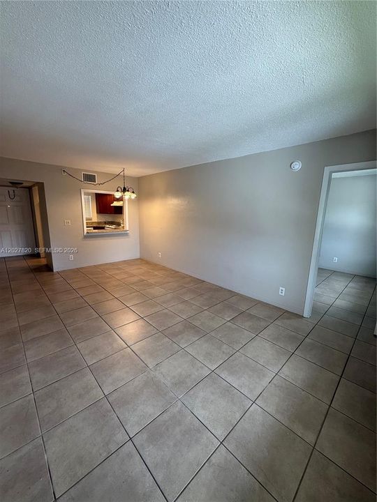 For Rent: $2,200 (2 beds, 2 baths, 3918 Square Feet)