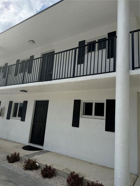 For Rent: $2,200 (2 beds, 2 baths, 3918 Square Feet)