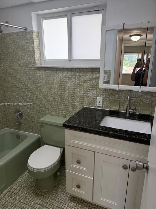 For Rent: $2,200 (2 beds, 2 baths, 3918 Square Feet)