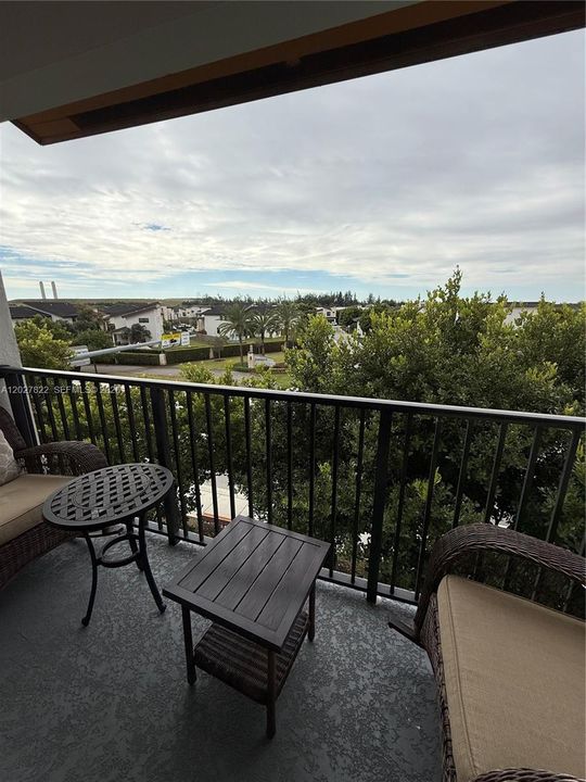 For Sale: $449,000 (3 beds, 2 baths, 1135 Square Feet)