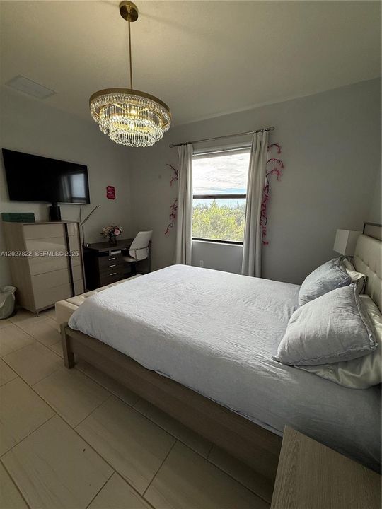 For Sale: $449,000 (3 beds, 2 baths, 1135 Square Feet)