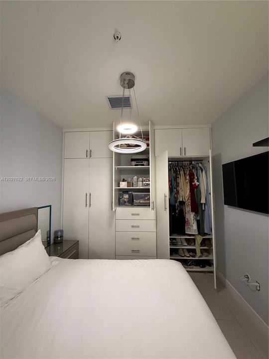 For Sale: $449,000 (3 beds, 2 baths, 1135 Square Feet)