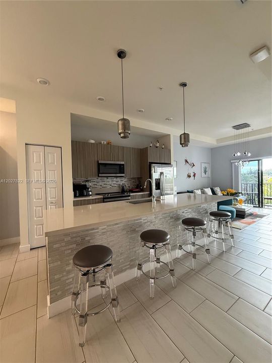 For Sale: $449,000 (3 beds, 2 baths, 1135 Square Feet)