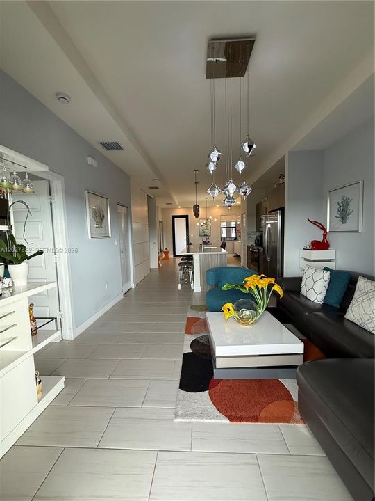 For Sale: $449,000 (3 beds, 2 baths, 1135 Square Feet)