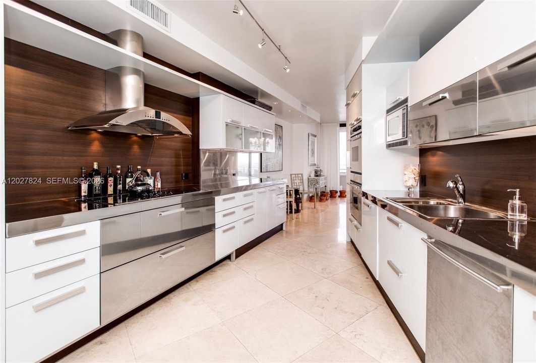 For Rent: $15,000 (3 beds, 3 baths, 2957 Square Feet)