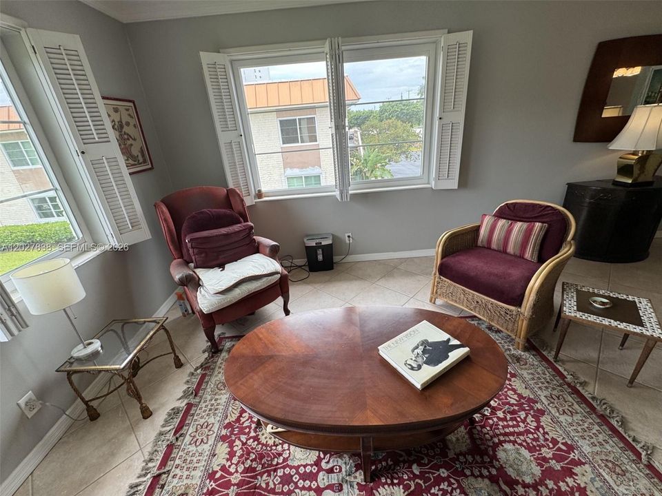 For Sale: $158,500 (1 beds, 1 baths, 750 Square Feet)