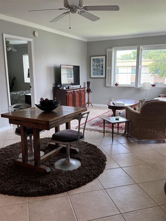 For Sale: $158,500 (1 beds, 1 baths, 750 Square Feet)