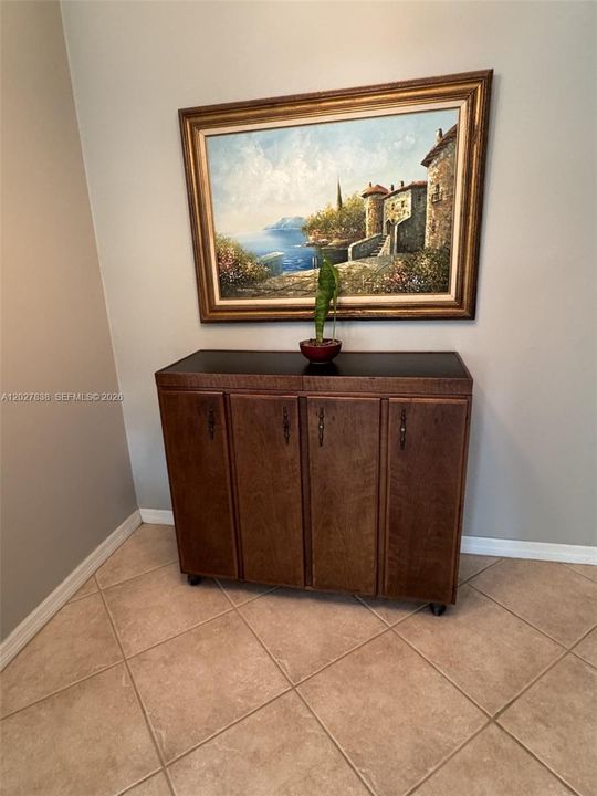 For Sale: $158,500 (1 beds, 1 baths, 750 Square Feet)