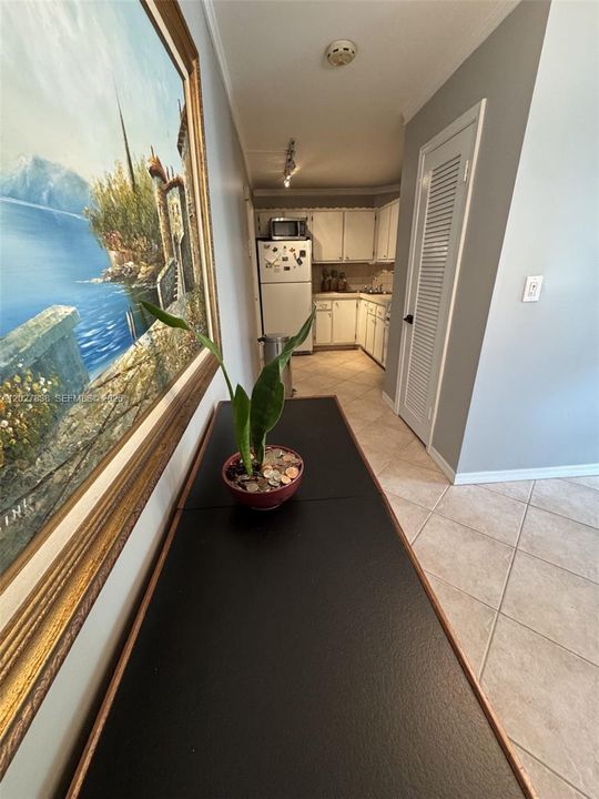 For Sale: $158,500 (1 beds, 1 baths, 750 Square Feet)