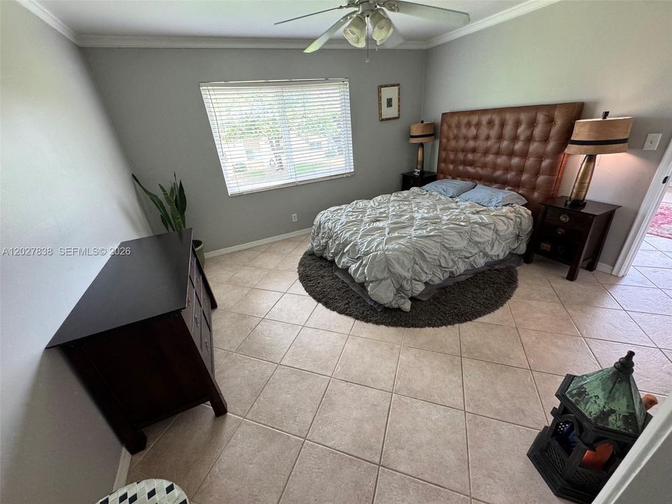 For Sale: $158,500 (1 beds, 1 baths, 750 Square Feet)