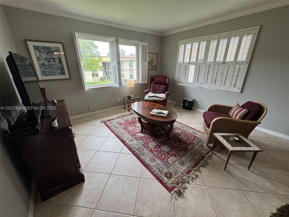 For Sale: $158,500 (1 beds, 1 baths, 750 Square Feet)