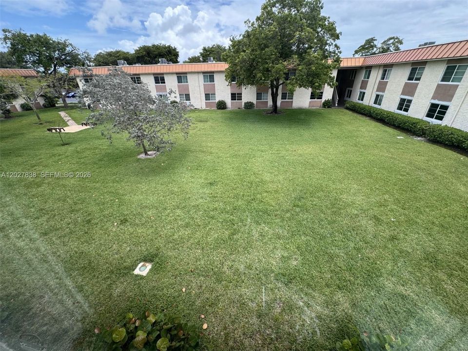 For Sale: $158,500 (1 beds, 1 baths, 750 Square Feet)