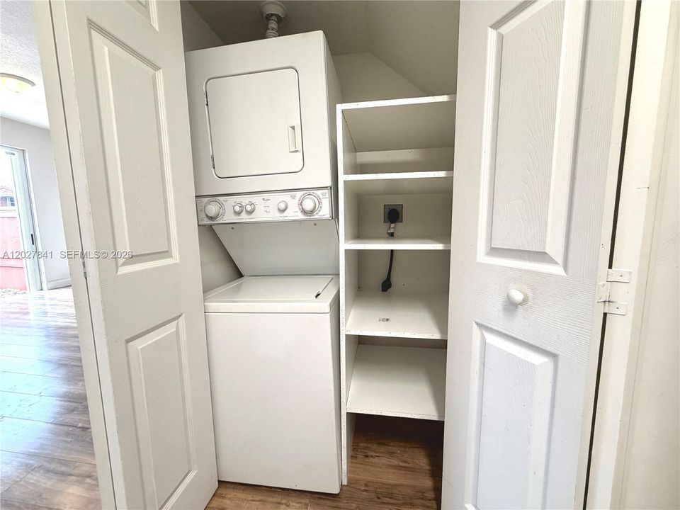 For Rent: $2,650 (2 beds, 2 baths, 980 Square Feet)