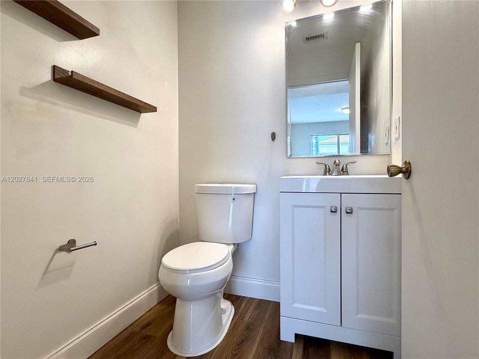 For Rent: $2,650 (2 beds, 2 baths, 980 Square Feet)