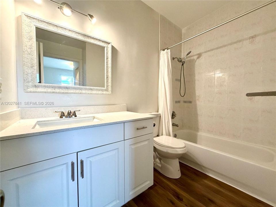 For Rent: $2,650 (2 beds, 2 baths, 980 Square Feet)