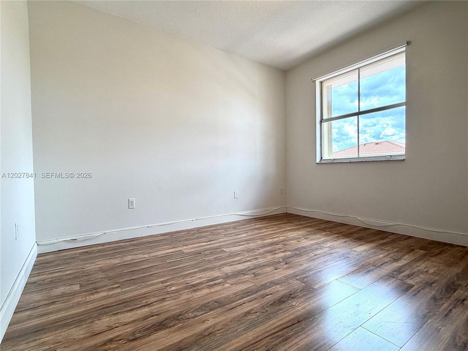 For Rent: $2,650 (2 beds, 2 baths, 980 Square Feet)