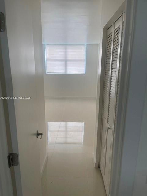 For Sale: $159,900 (1 beds, 1 baths, 658 Square Feet)