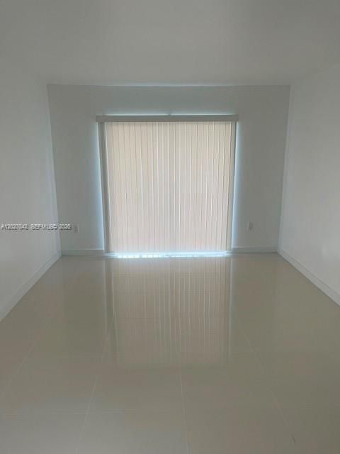 For Sale: $159,900 (1 beds, 1 baths, 658 Square Feet)