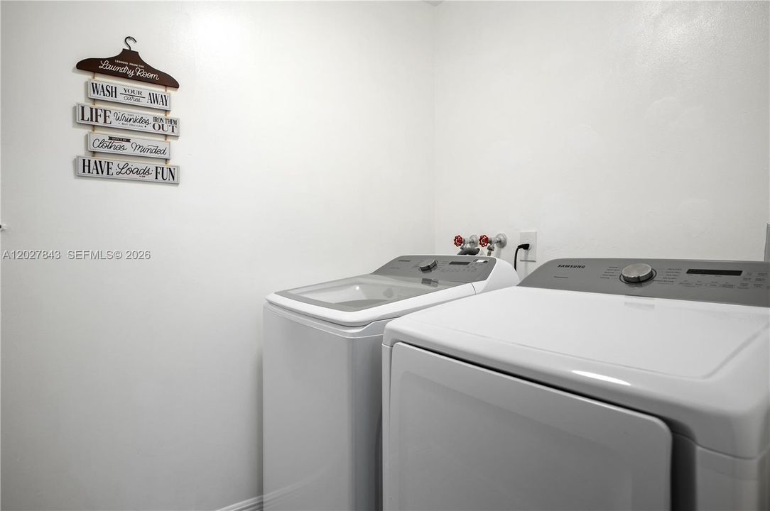 En Venta: $585,000 (3 camas, 2 baños, 1499 Pies cuadrados)