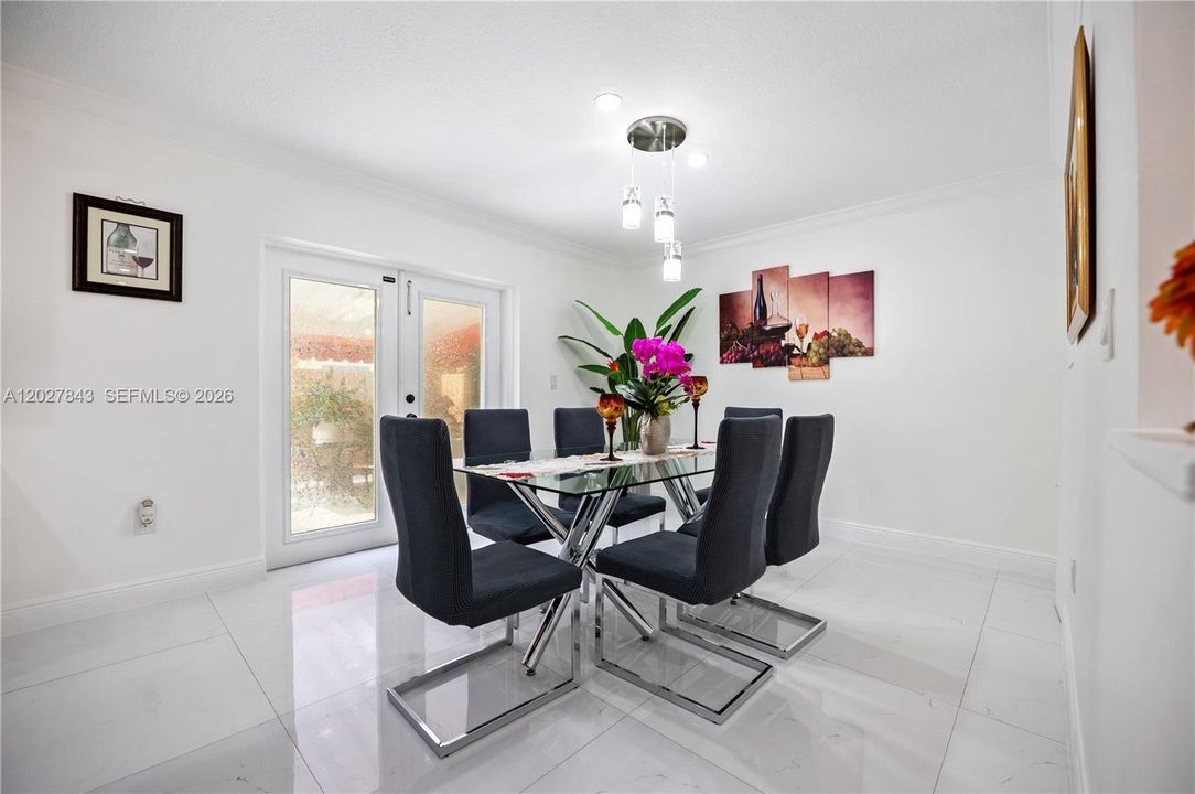 En Venta: $585,000 (3 camas, 2 baños, 1499 Pies cuadrados)