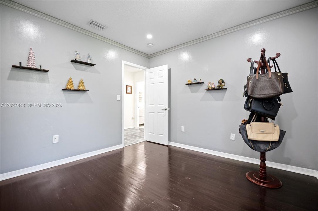En Venta: $585,000 (3 camas, 2 baños, 1499 Pies cuadrados)