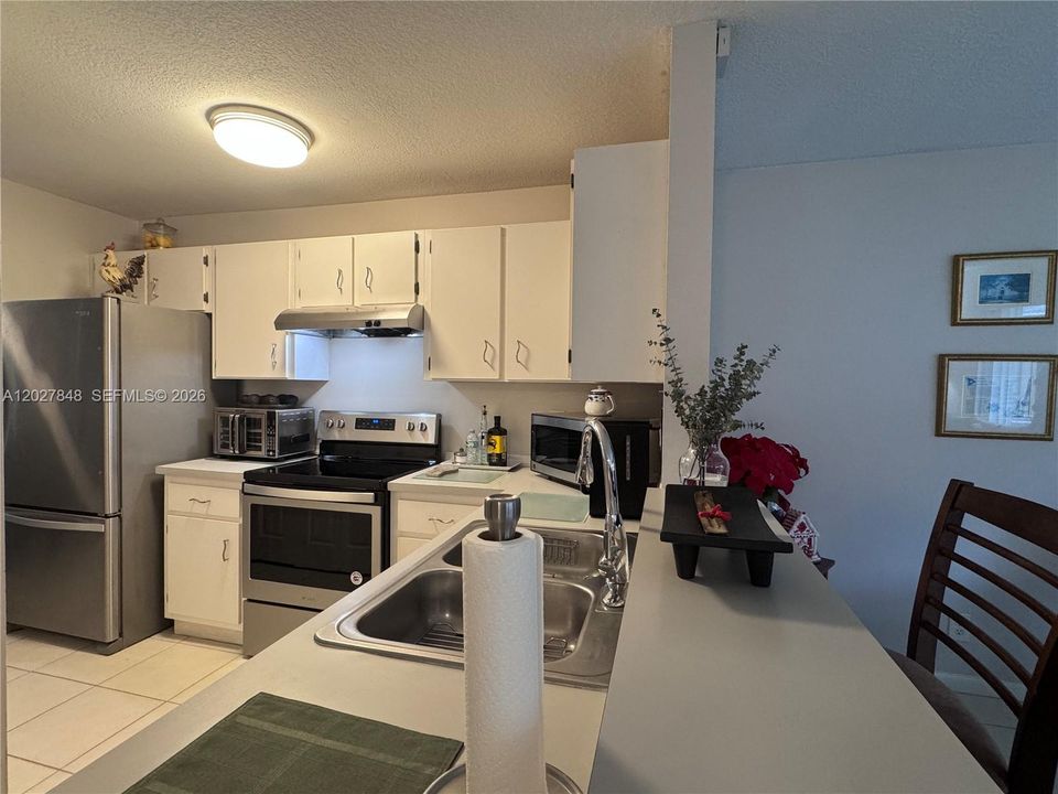 For Sale: $415,000 (3 beds, 2 baths, 1444 Square Feet)