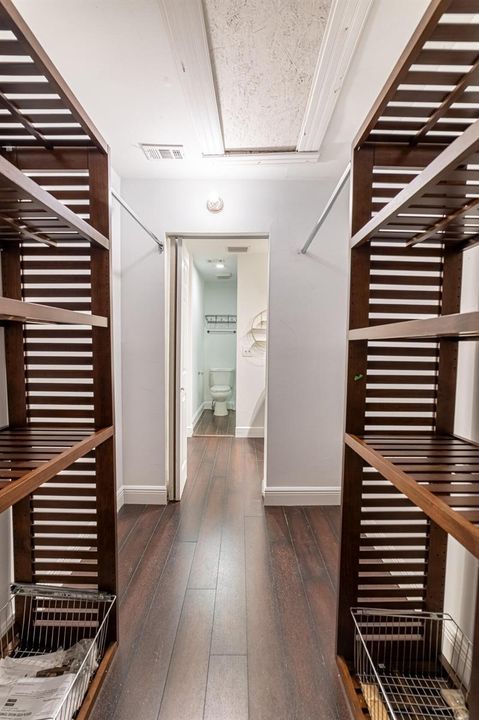 Master Bedroom-Closet-B