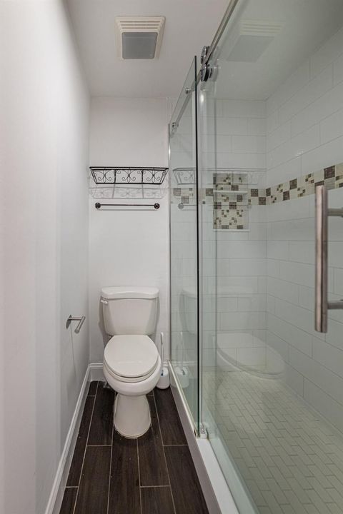 Master Bedroom-Bathroom-Shower