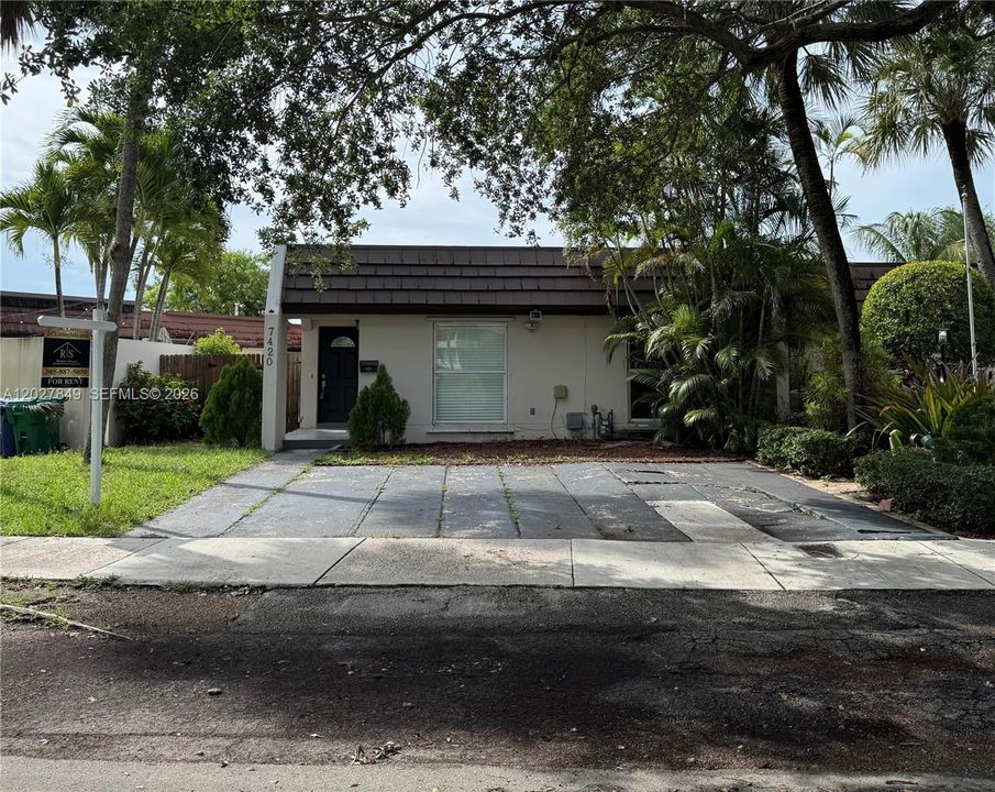 For Rent: $3,475 (3 beds, 2 baths, 1333 Square Feet)