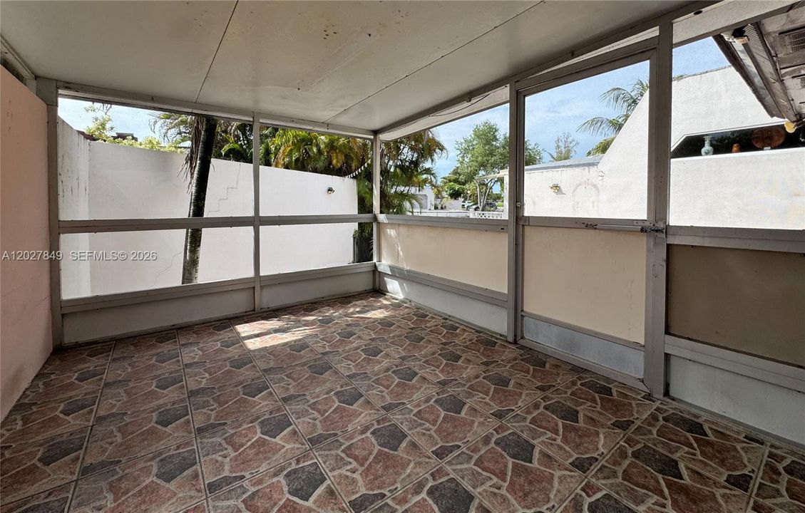 For Rent: $3,475 (3 beds, 2 baths, 1333 Square Feet)